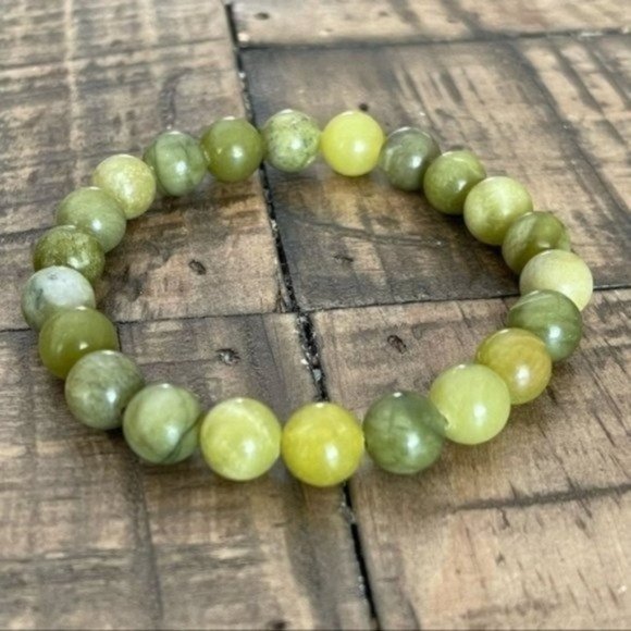 8mm Green Peridot Stretch Bead Bracelet - Picture 5 of 8
